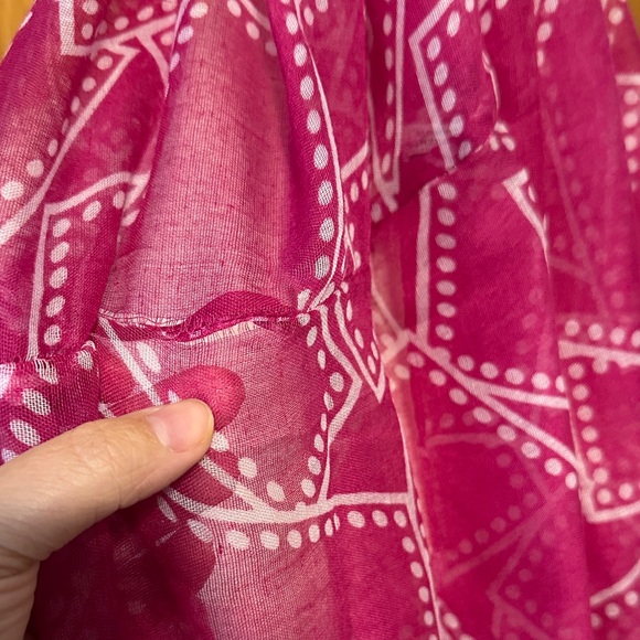 Pink Geometric Pattern Scarf - Picture 2 of 3